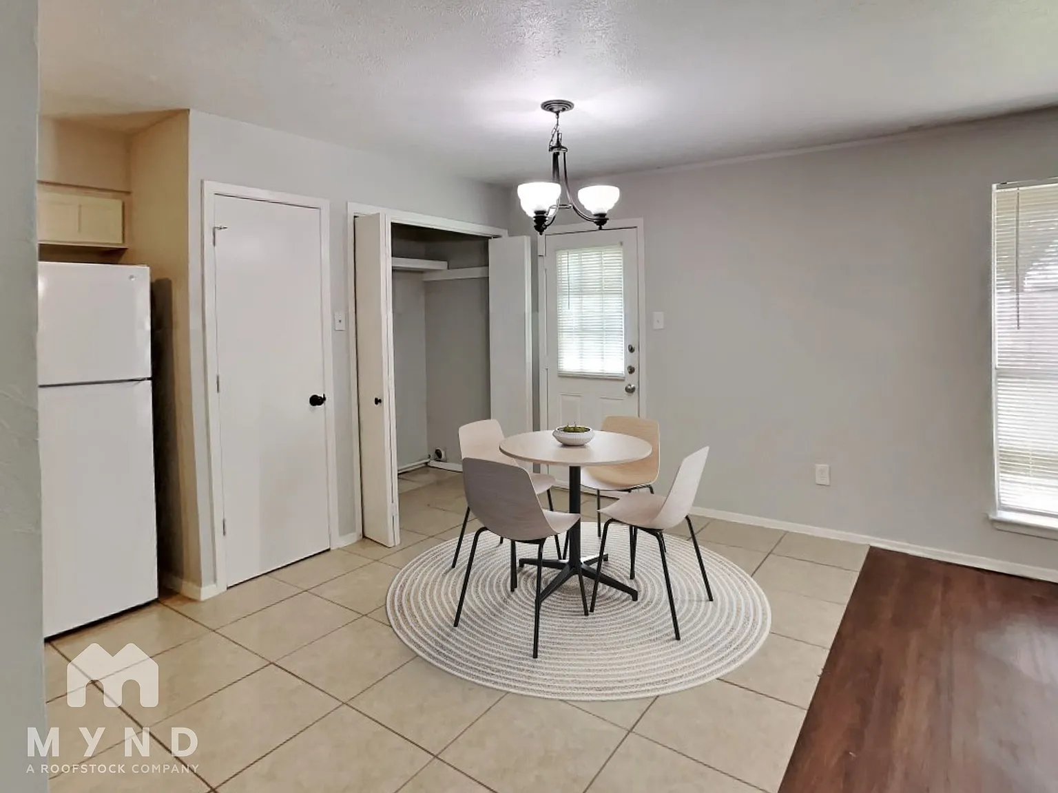 3 bed, 2.0 bath, 1391 sqft, $1,995 — Photo 3