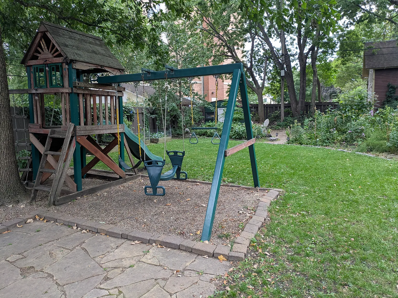3 bed, 1600 sqft, $2,800 — Photo 4