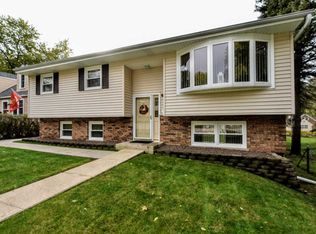 3717 Grand Ave, McHenry, IL 60050