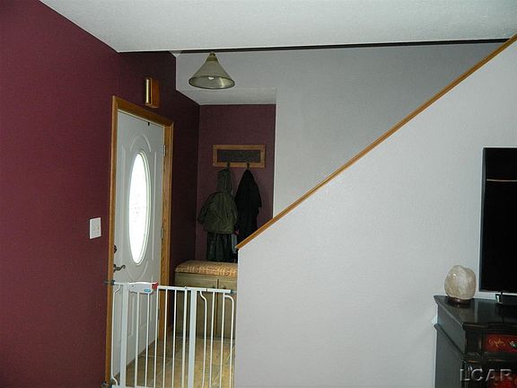 3rd image of 11355 Hillview Dr