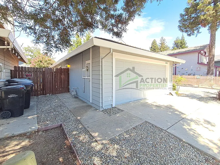 3835 Hunters Glen Pl — Photo 7
