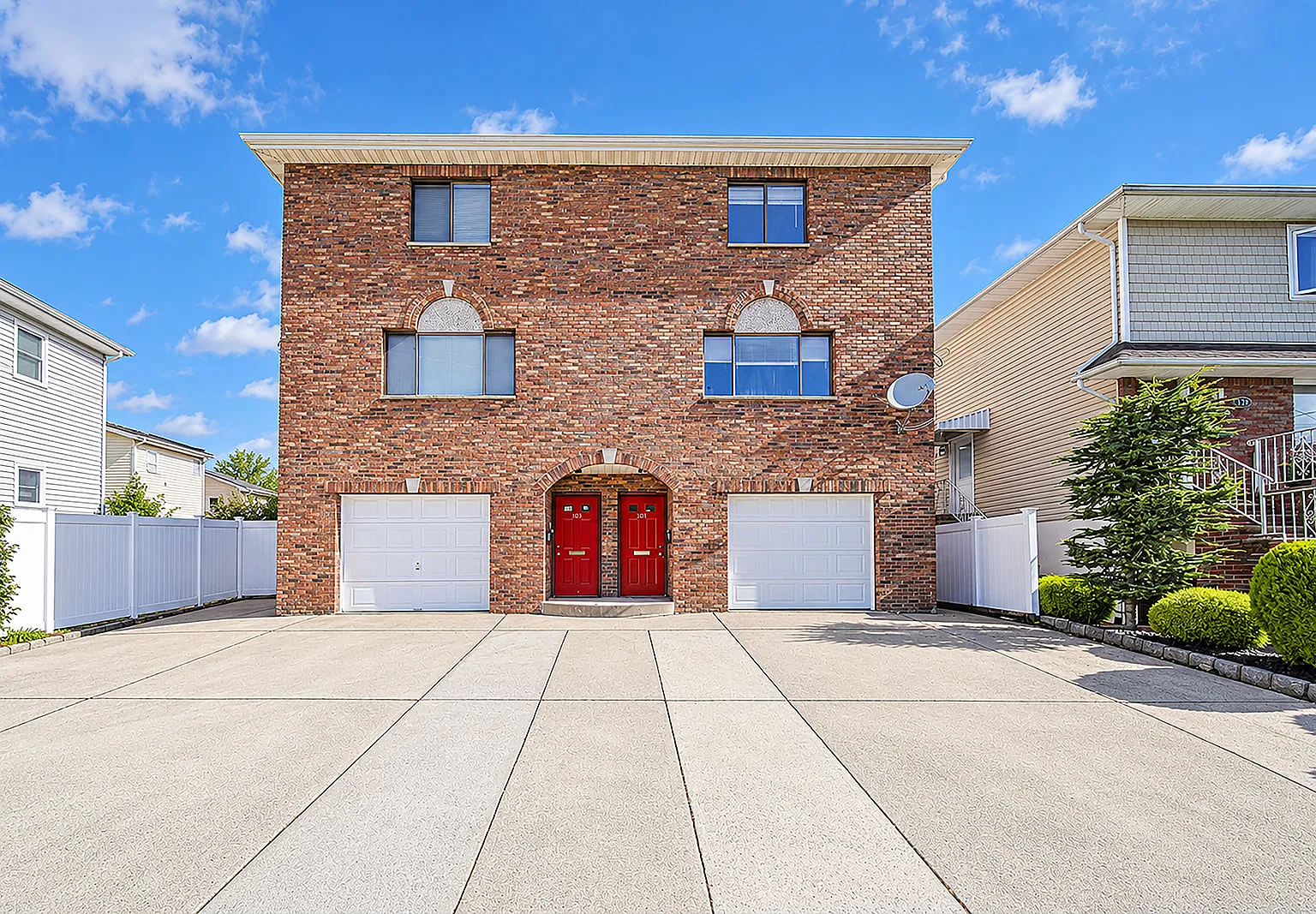 3 bed, $4,200 — Photo 1