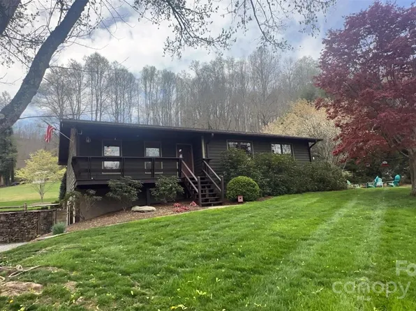 52 Sugar Loaf Rd, Sylva, NC 28779