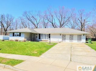 13 Vernon St, Parlin, NJ 08859