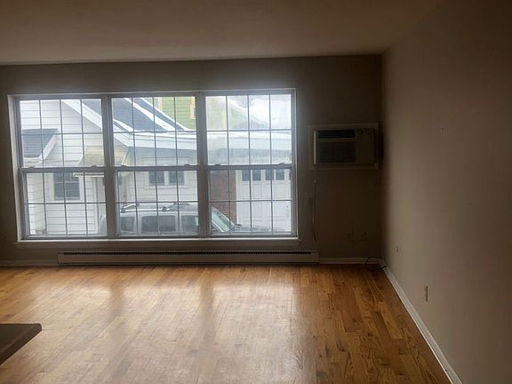 2nd image of 1106 1st North St APT 6