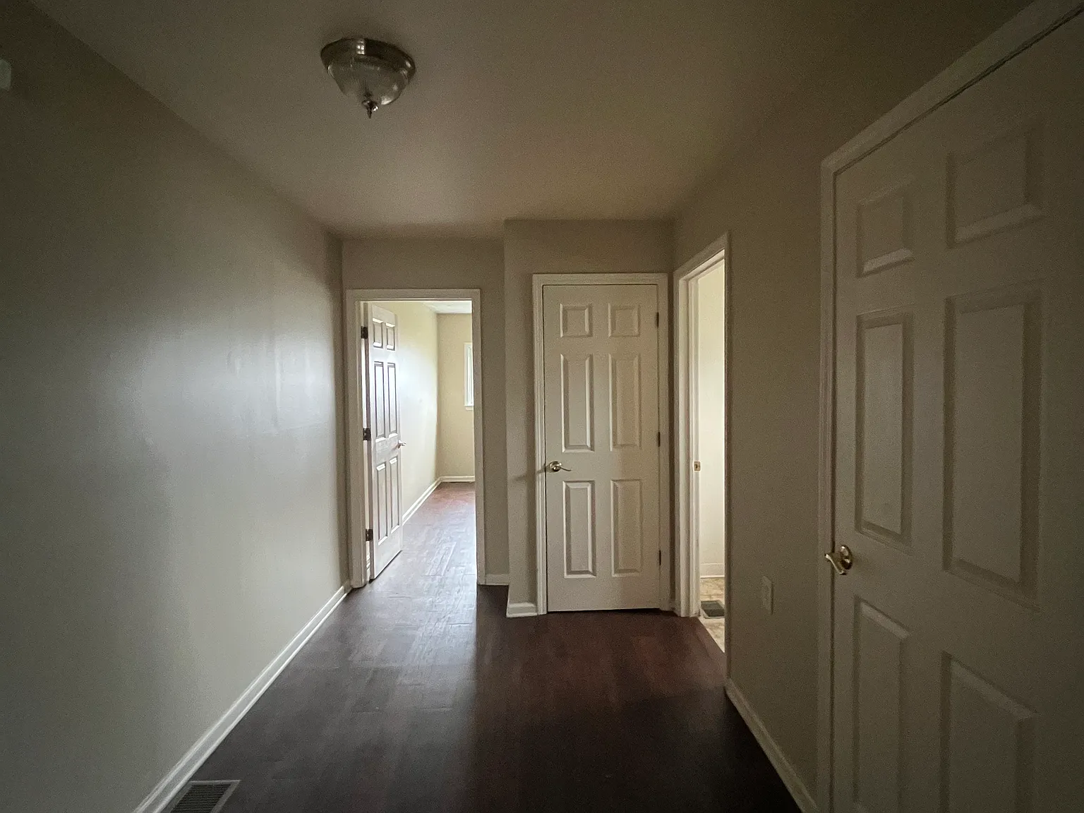 Clark St. Apartments — Photo 2