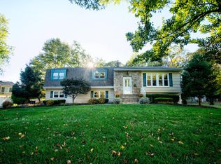 11 Portage Dr, Freehold, NJ