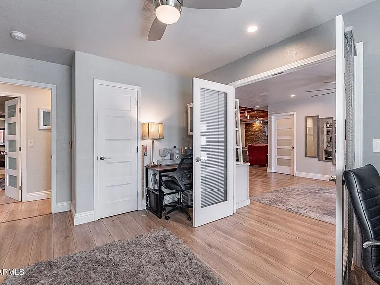 1634 E Del Rio Dr — Photo 13