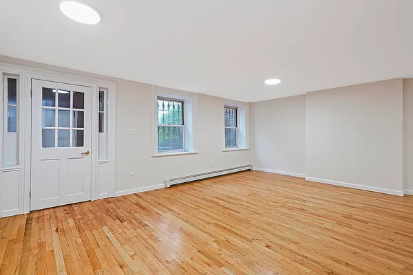 Sold by Daniel Gale Sotheby's International Realty | media 4