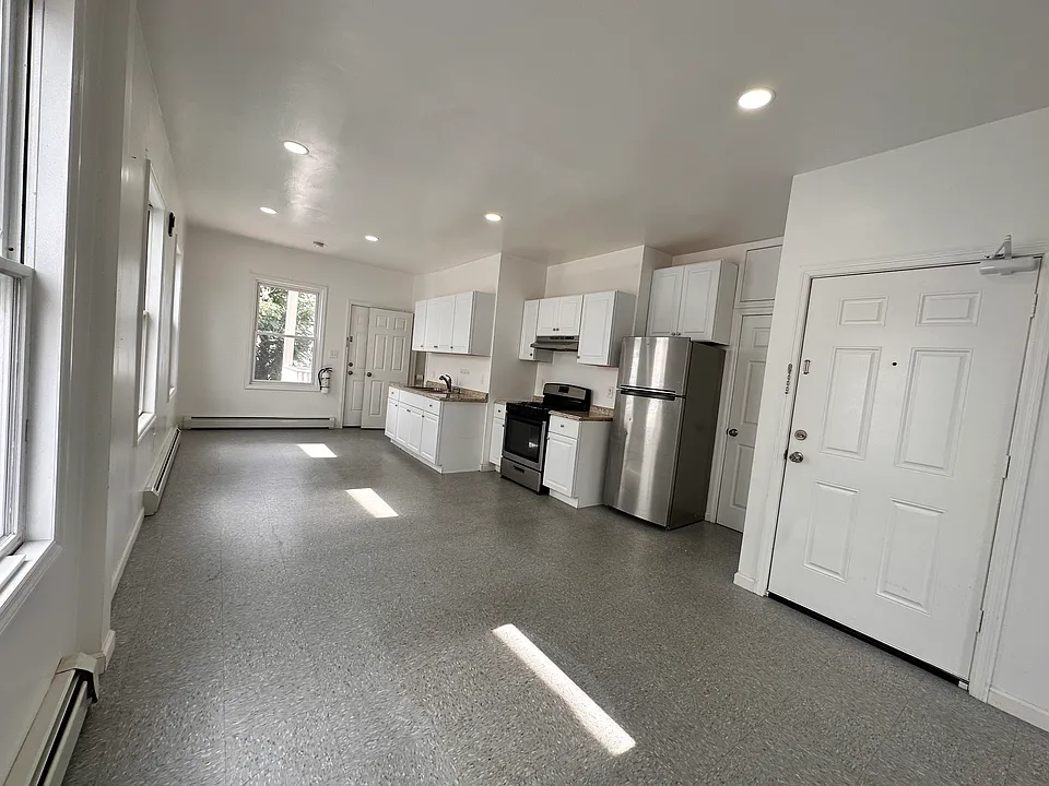 440 E 19th St #2