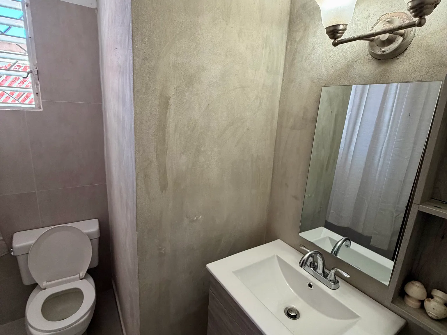 4 bed, 2.5 bath, 1600 sqft, $1,900 — Photo 2