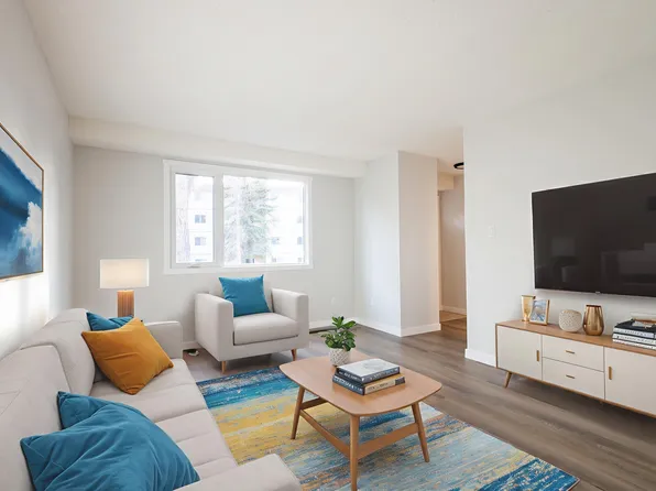 5446 144b Ave NW, Edmonton, AB T5A 3N5