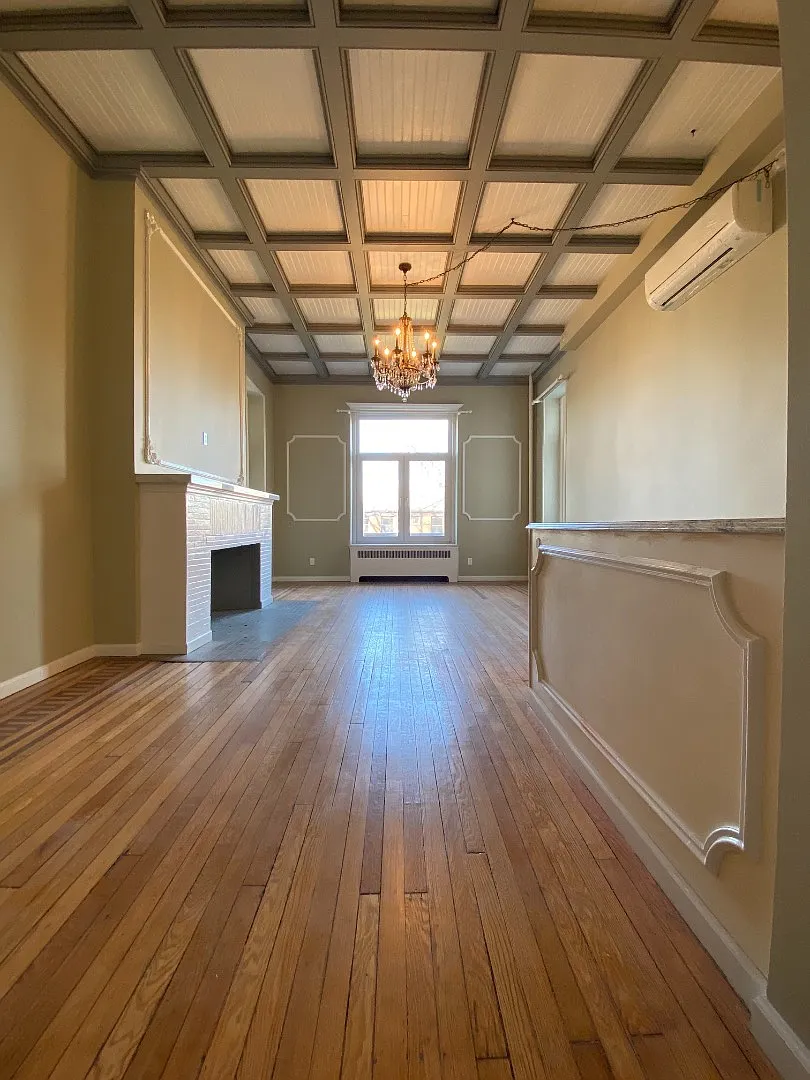 2 bed, 1000 sqft, $4,500 — Photo 2