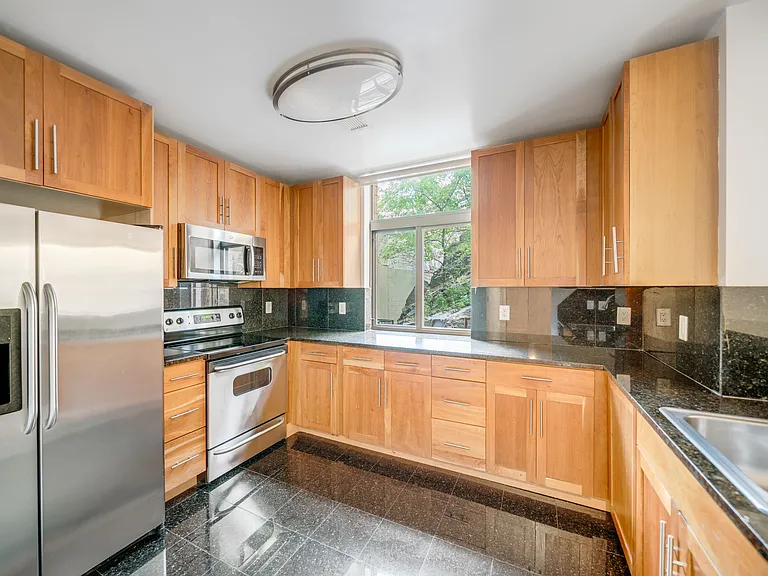 197 Gorge Rd #401 — Photo 1