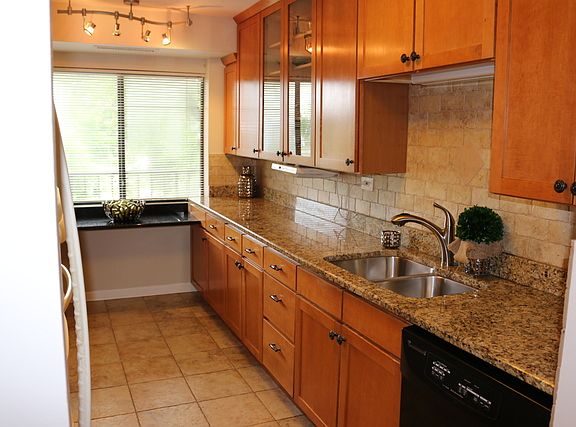 3rd image of 35 S Baybrook Dr Unit 412