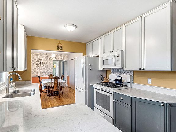 4th image of 1812 Sunny Slope Ln