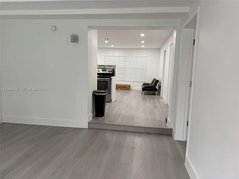 650 SW 55th Ave — Photo 17