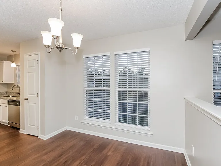 1002 Great Falls Dr — Photo 7