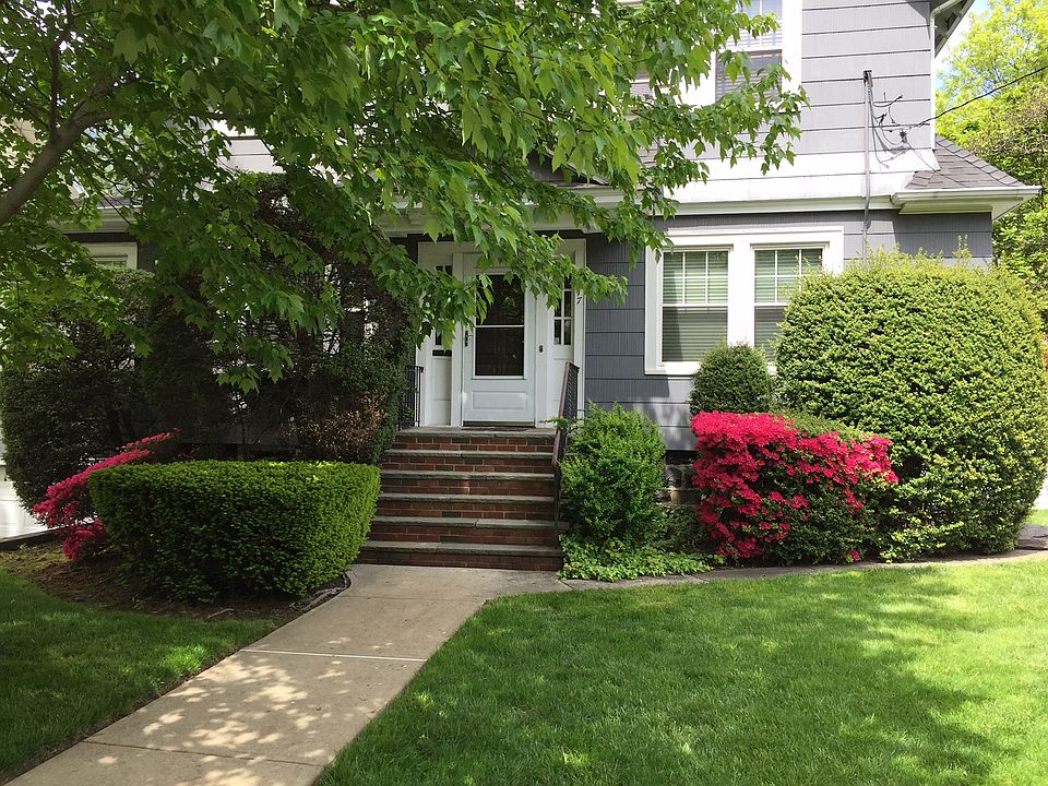 2nd image of 317 Magnolia Pl