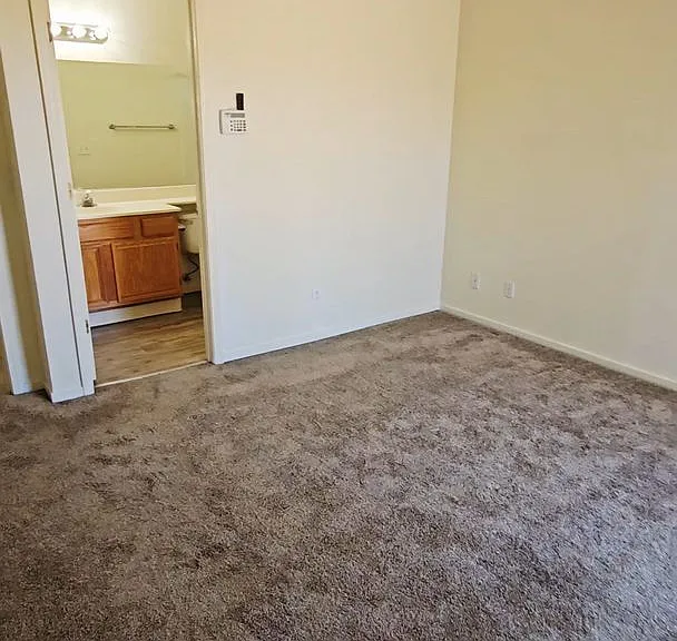 1656 Marinette Ct — Photo 5
