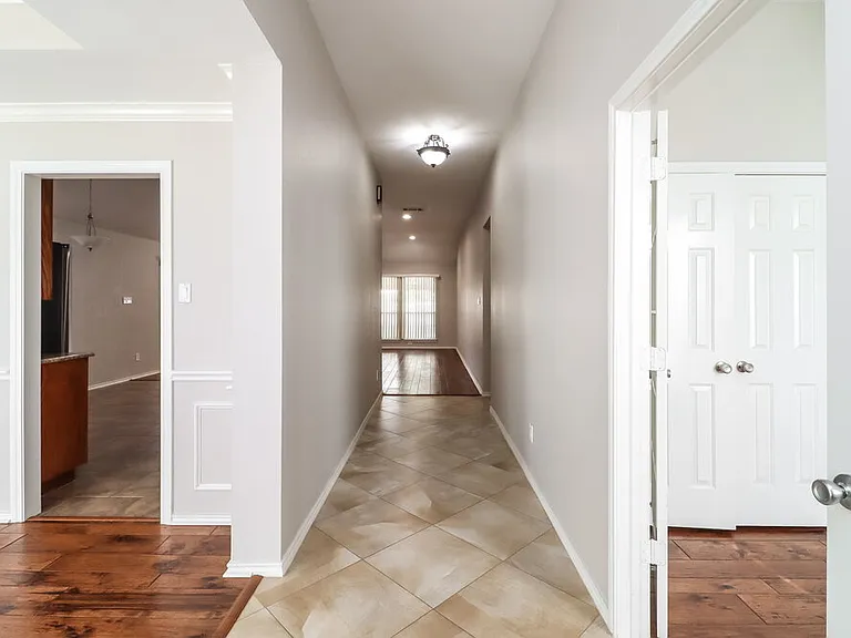 7824 Blossom Dr — Photo 3