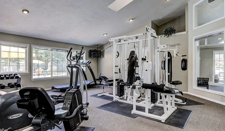 Parkwood Pointe Apartments — Photo 5