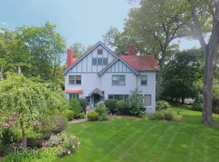 279 Woodside Ave, Ridgewood, NJ 07450