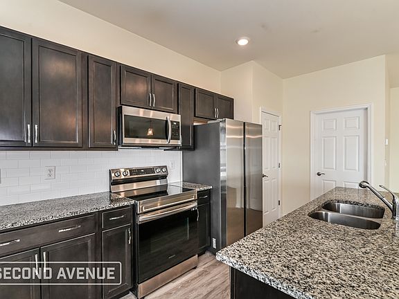 2nd image of 2923 NE 2nd Pl
