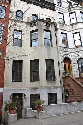 Rented by Mosh Realty | media 21