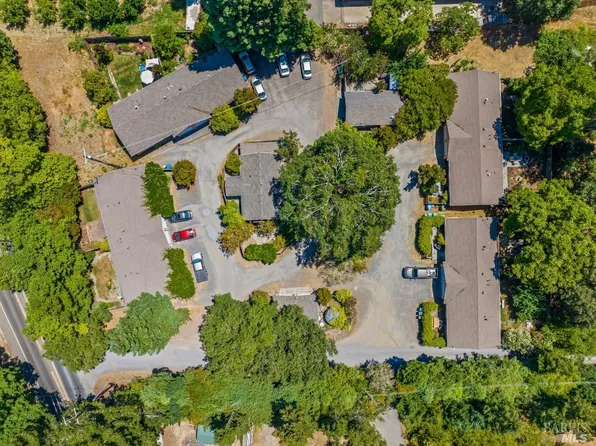 5605 Fallen Apple Lane, Forestville, CA 95436