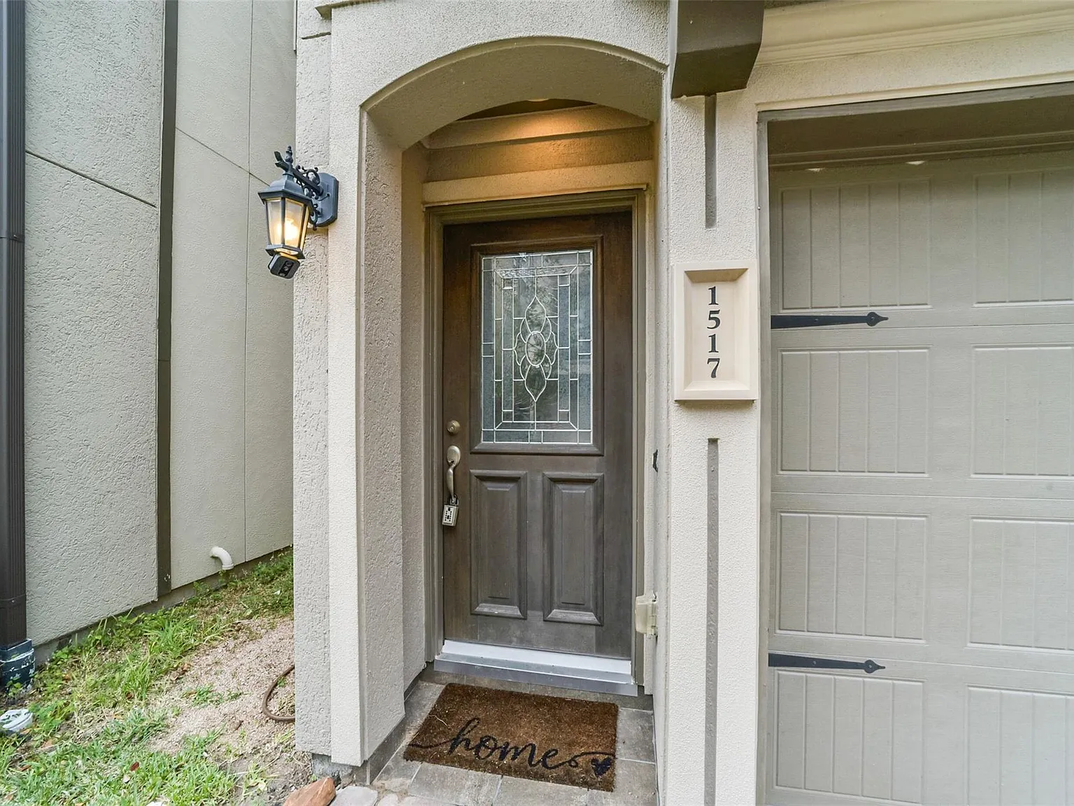 3 bed, 3.5 bath, 2262 sqft, $2,995 — Photo 2