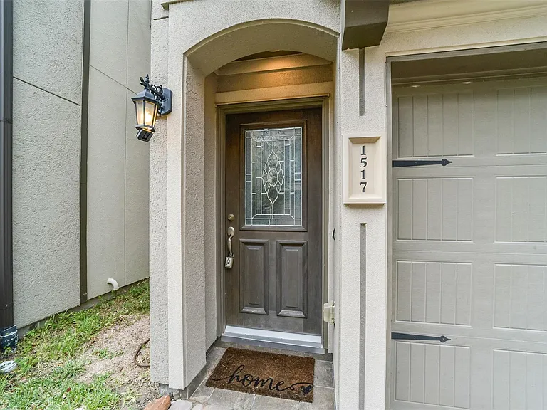 1517 Miles Oaks Pl — Photo 2