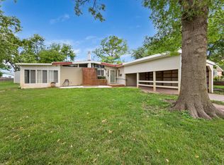 503 College St, Halstead, KS 67056