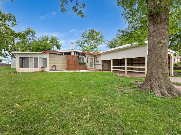 503 College St, Halstead, KS 67056
