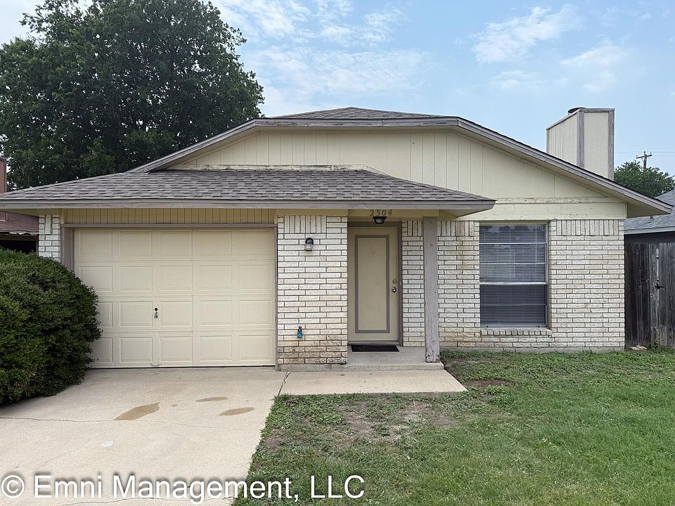 1st image of 2304 Silverhill Dr