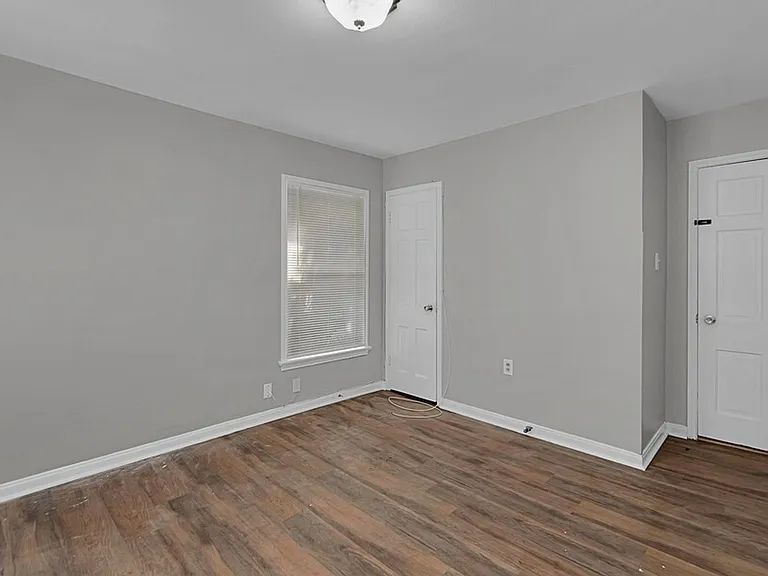 2712 Mitchell Ave — Photo 13