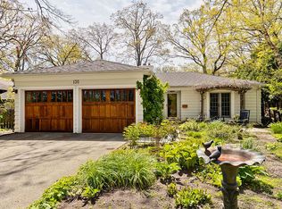 135 E Blodgett Ave, Lake Bluff, IL 60044