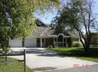 602 8th Ave NW, Jamestown, ND 58401