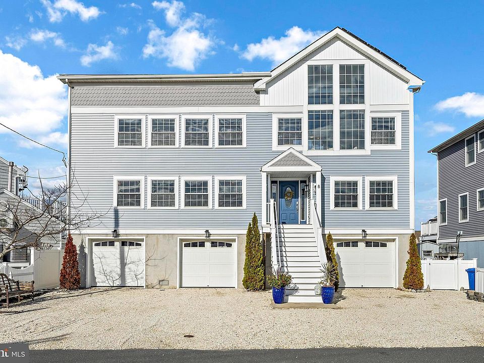 1st image of 8 Willard Dr