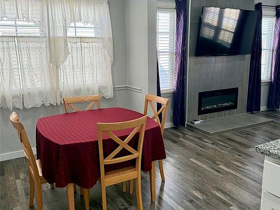 5th image of 1012 Orient Ave