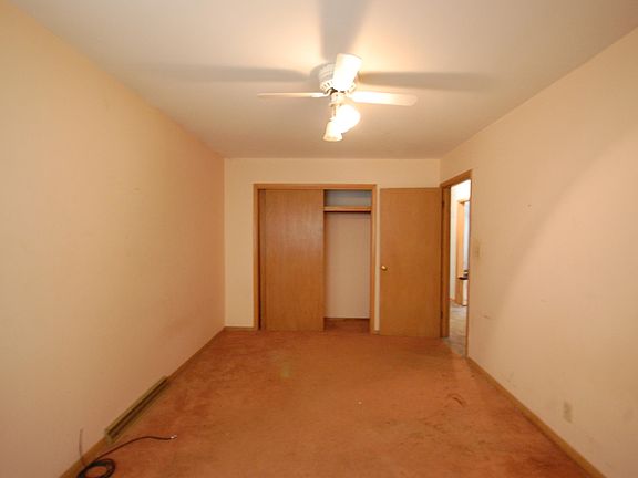 4th image of 212 W Mamie Eisenhower Ave