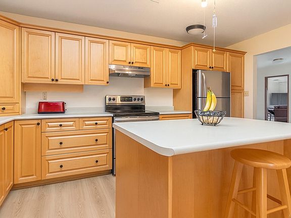 2nd image of 10880 Grandview Rd