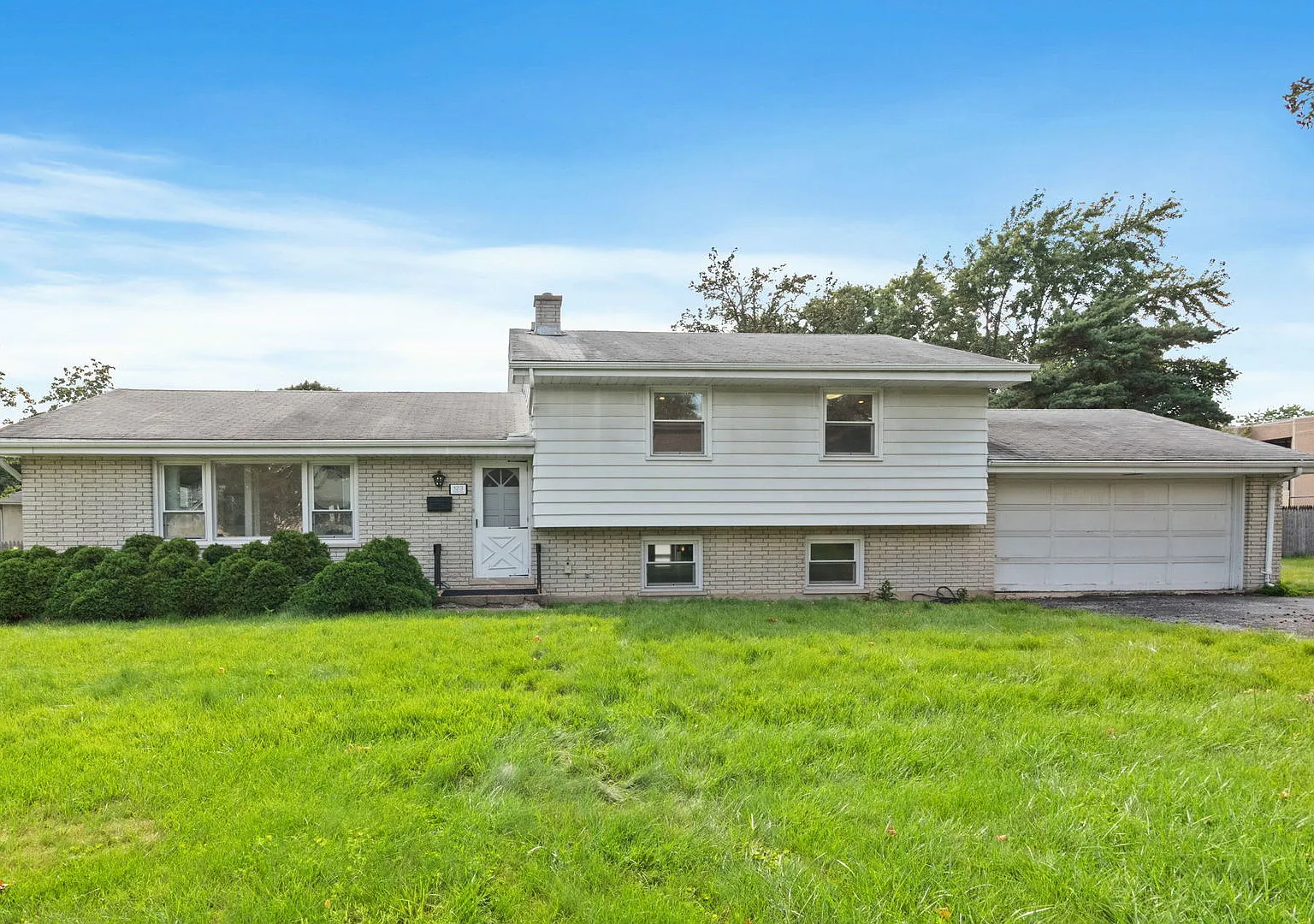 3 bed, 1298 sqft, $3,500 — Photo 1