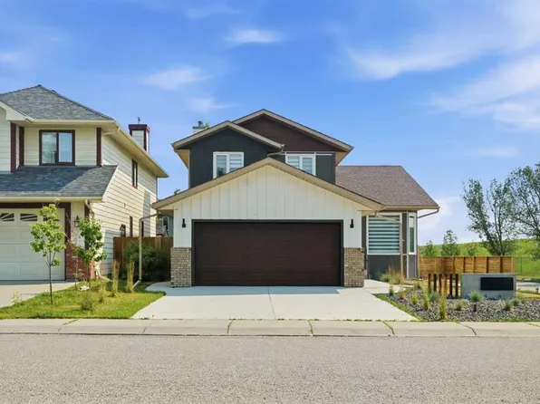 42 W Sunvista Cres SE, Calgary, AB T2X 3G2
