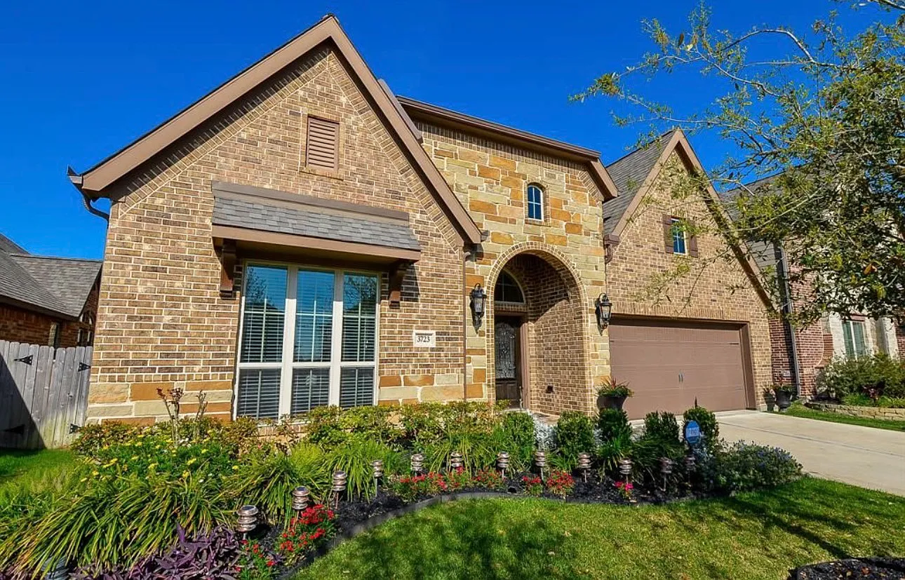 4 bed, 3535 sqft, $3,795 — Photo 1