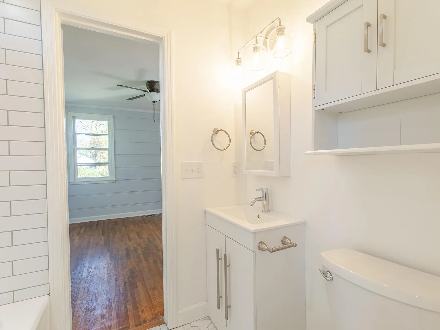 2418 Maplecrest Dr — Photo 4