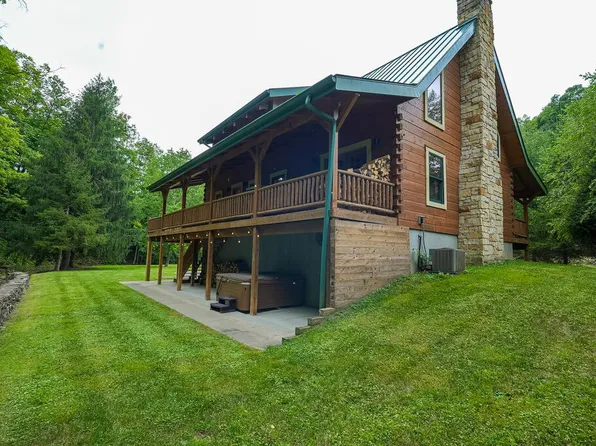 691 Peters Run Road, Wheeling, WV 26003