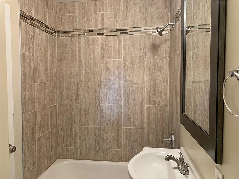 128 Weber Way — Photo 8