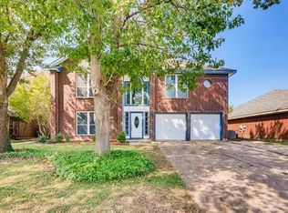 5006 Redwater Dr, Arlington, TX 76018