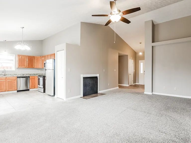 748 Hollowood Ln — Photo 4
